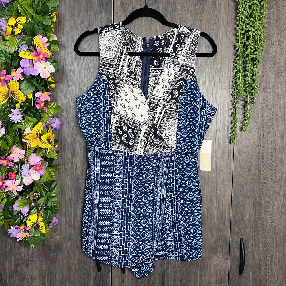 ~💙2/$40💙NWT C'Isa Sleeveless Paisley Patchwork Printed Romper Size Large - Picture 2 of 16